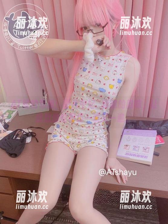 AT鲨 AT鲨的私房:图片中妃咲旗袍的韵味,让我想偷偷模仿一遍又一遍。