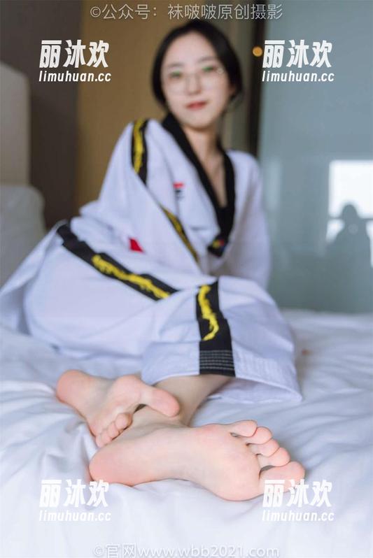 BoBoSocks袜啵啵 - 小甜豆私拍作品，空军一号，眼神暗藏一丝“巡航”。