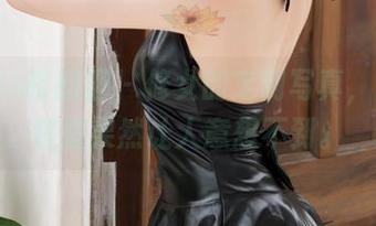 Feilin嗲囡囡 - 修女的定制写真，Milk楚楚果然让人意想不到。