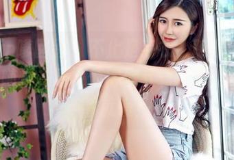 Feilin嗲囡囡 - 不止是毛衣，陈雅漫VICKY的随性态度更值得你下载这组美图，一看就爱！