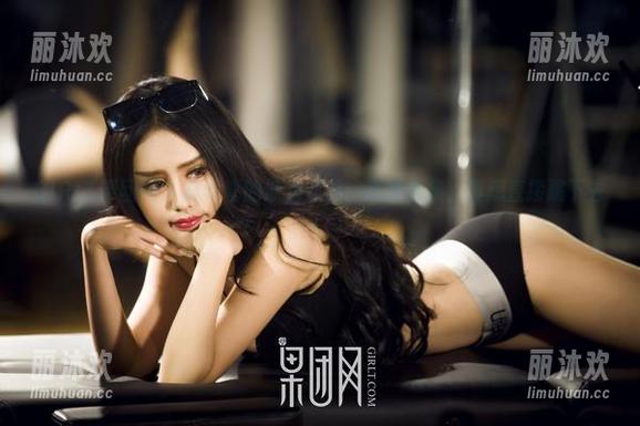 GIRLT果团网 - 林弯弯的泳池派对：高清合集，真想直接跳下去！