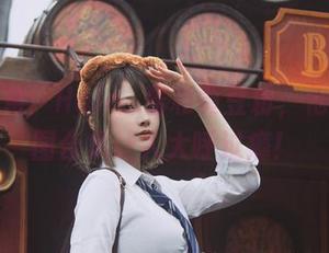 两大主角：Halo_酱和黄豆粉，他俩的套图合集让人大呼过瘾！