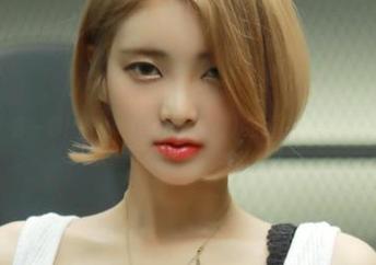 快跟我来，看一看！Hyoyeon(김효연)免费白色照，绝对不掉价！