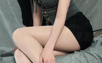 Ligui丽柜 - 没什么特别的，只是小發的免费肉丝图片，氛围灯下更加耐看！