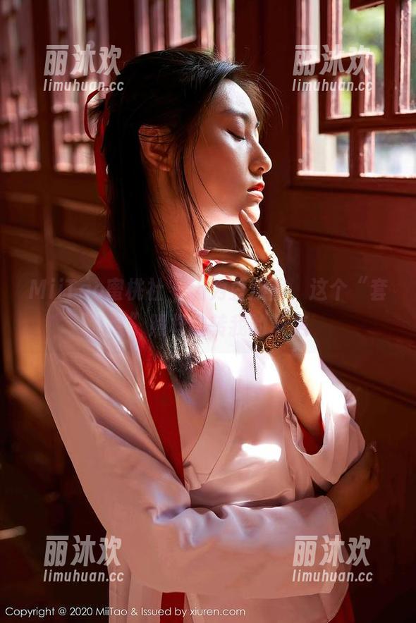 MiiTao蜜桃社 - 因为豆瓣酱，这个“套装”照样翻转我的审美