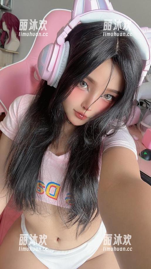 SayoMomo的写真，不仅仅是裤里丝，还有一丝丝小幽默！