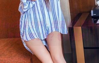 TouTiao头条女神 - 樊安妮的最新美图，竟然钓到了鱼？也许是梦！