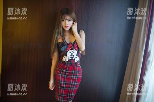 TuiGirl推女郎 - 说好的易阳泳池，原图却成了“水下双人舞”！