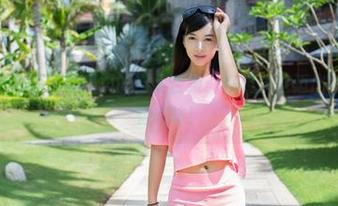 TuiGirl推女郎 - 梁棋棋的裸足合集：在镜头前迈出的每一步都有趣味！