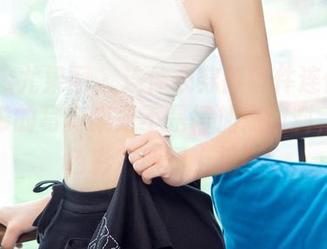 UGirls尤果网 - 连体衣穿得像件连体袍！刘娅希的写真集是不是得加点调料，加点色彩？原图上见！