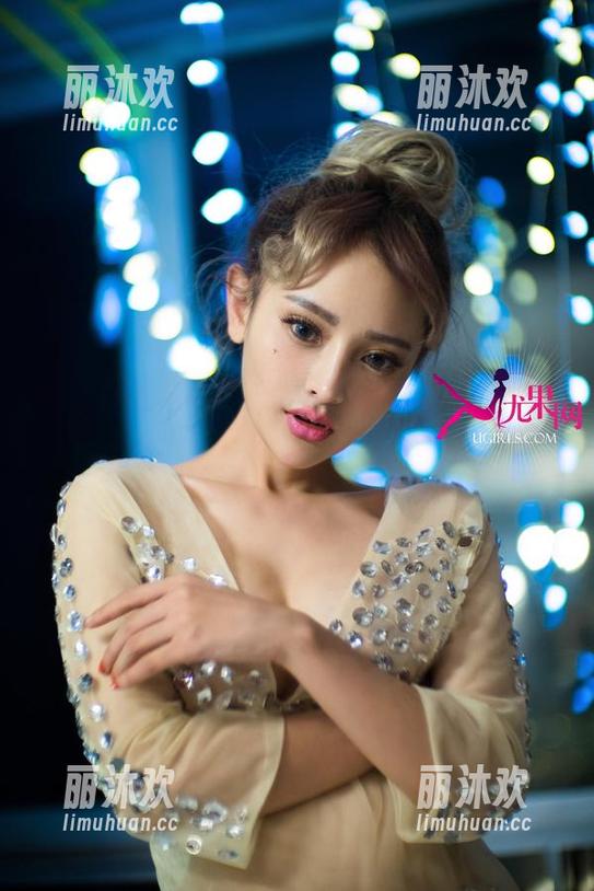 UGirls尤果网-周妍希 UGirls尤果网 - 周妍希的裤里丝,第一眼居然让我想起了下雨天……下载作品集来找乐子吧!