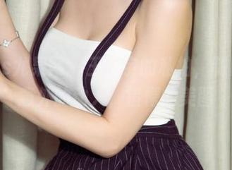 UGirls尤果网 - 王凌宇的私拍，制服变得意外的动人，错愕的美图
