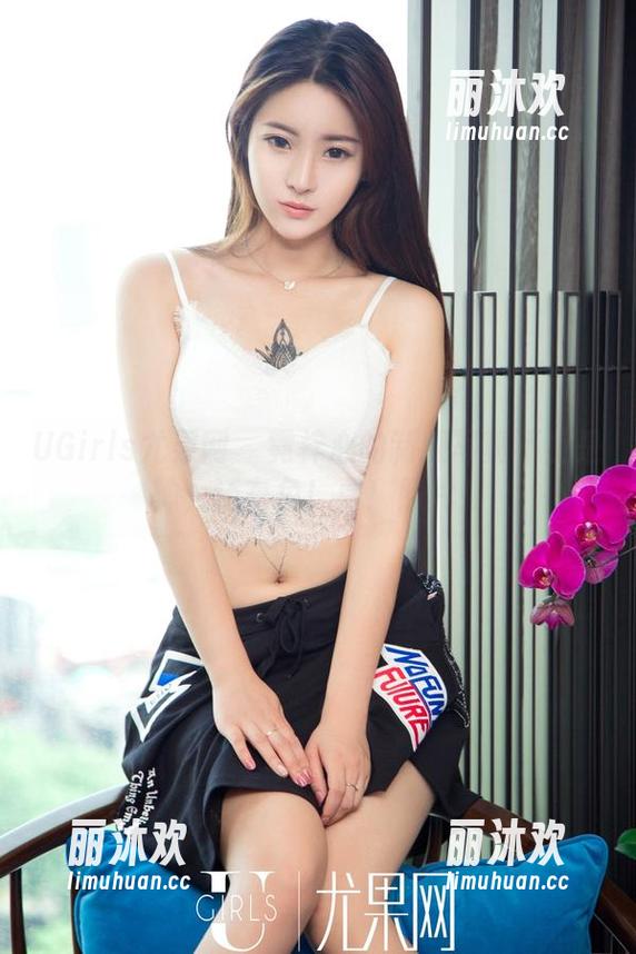 UGirls尤果网 - 霓梓心的制服写真不止是帅，还有免！费！照片！