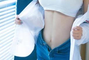 UGirls尤果网 - 把齐贝贝的最新比基尼写真集搬上来，你我都是那颗水珠