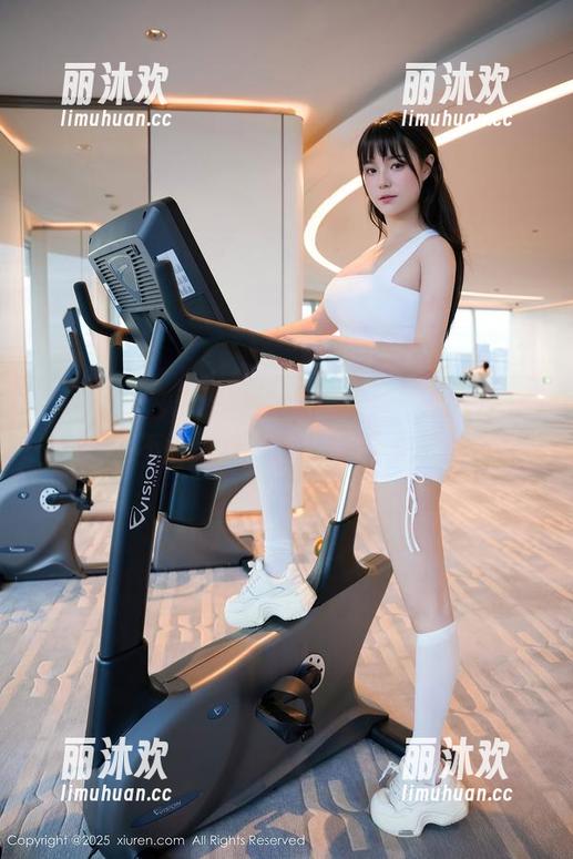 Xiuren秀人网 - 伊思思，你这兔女郎造型能不能再撩一点？原图资源送上