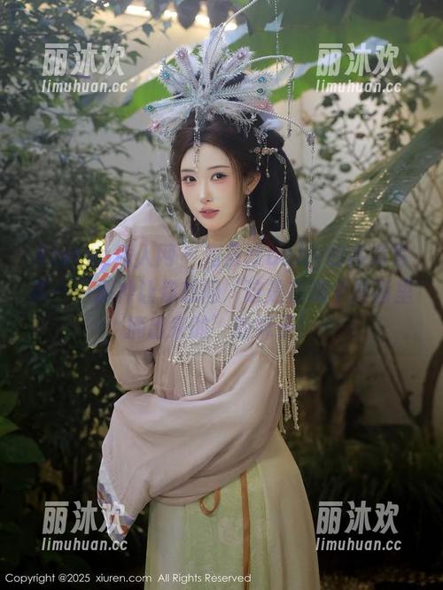 Xiuren秀人网 - 周慕汐baby的高清写真——那种让你想问‘这是在哪个漫画里摘出来的’的妹子！