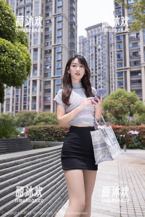 Xiuren秀人网 - 修女的玄机：高清写真的夏诗雯Sally与灵魂深处的对抗？
