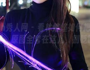 Xiuren秀人网 - 看林煊煊如何把短裙穿出型，原图全套在这儿，别眨眼。