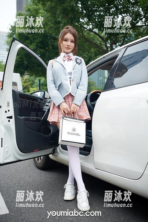 YouMi尤蜜荟-温心怡 YouMi尤蜜荟 - 懒得收费,温心怡的法兰西写真原图来看!多看几遍!