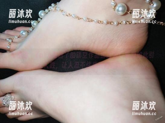 微密圈 - YuYu超甜丫的镂空作品出新啦！资源如此引人入胜，让人忍不住想细细品味。