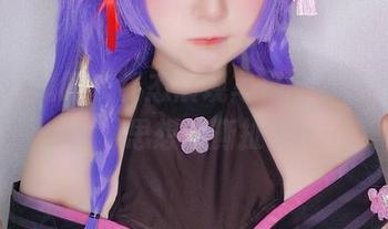 Yuki亭以睡衣姿态展现写真，下载的话…思想的撕扯