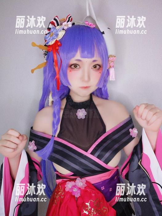 Yuki亭以睡衣姿态展现写真，下载的话…思想的撕扯
