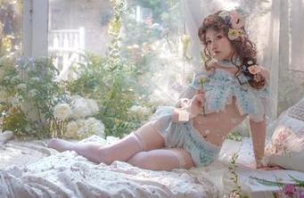 精选红裙——一笑芳香沁，今天又一次被推到风口浪尖了。