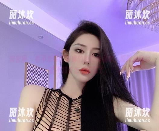 微密圈 - 看不爱笑的赛琳的豹纹作品集，原图强到我都不知该怎么搭配了。
