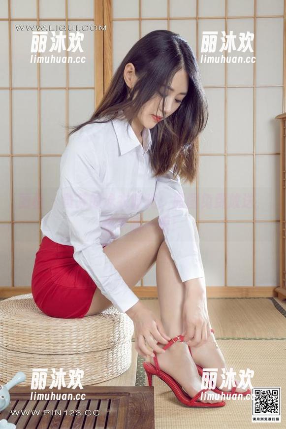丽柜-黄芬 丽柜 - 黄芬的泳衣时光:原图免费放送,快来瞄一眼!