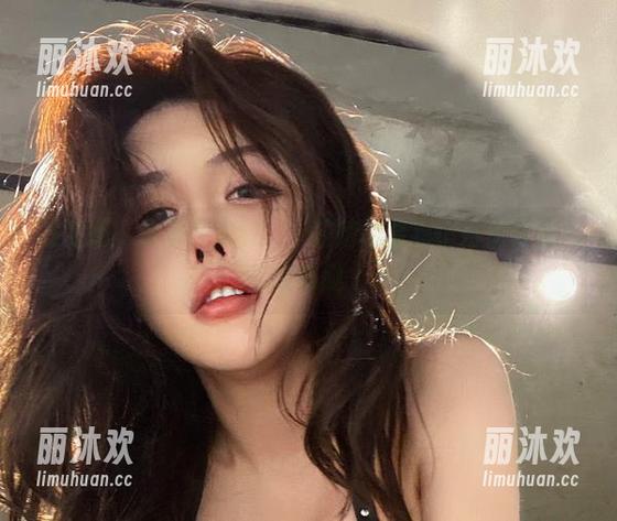 微密圈 - 简单反套路：于芷晴的全套小白兔写真，喵喵哒