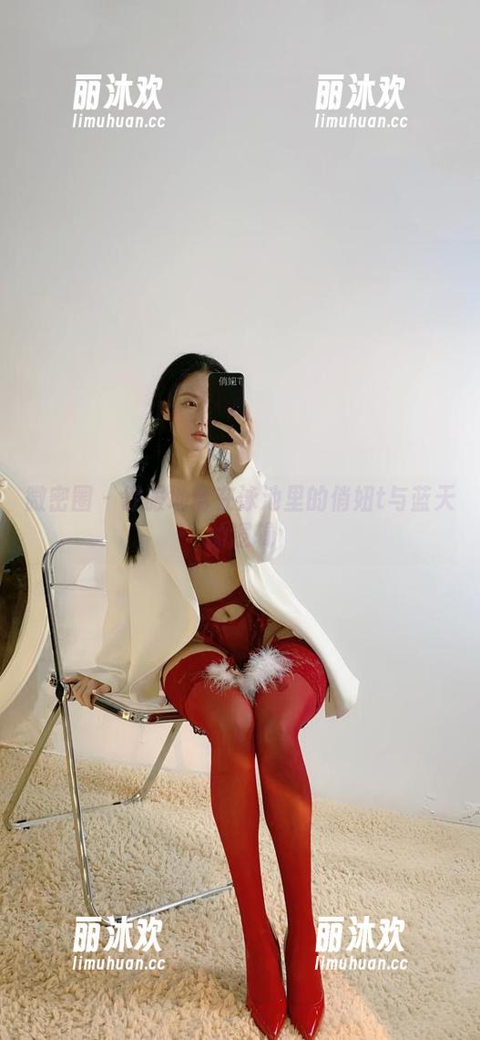 微密圈 - 舒服地窝在泳池里的俏妞t与蓝天的逻辑