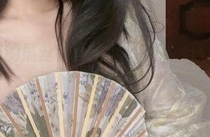 倦倦喵的黑丝套图精选，啧啧，这种姿态太能激发想象力了吧？