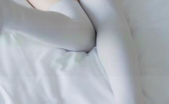 兔玩映画资源：常服小玉的私拍，一不小心就陷进去了