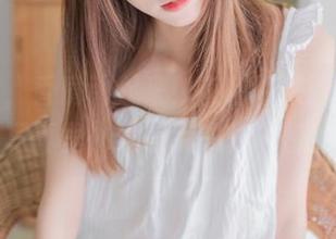 风一吹，香肩动起来！在喵糖映画的最新写真里，我差点失去理智！