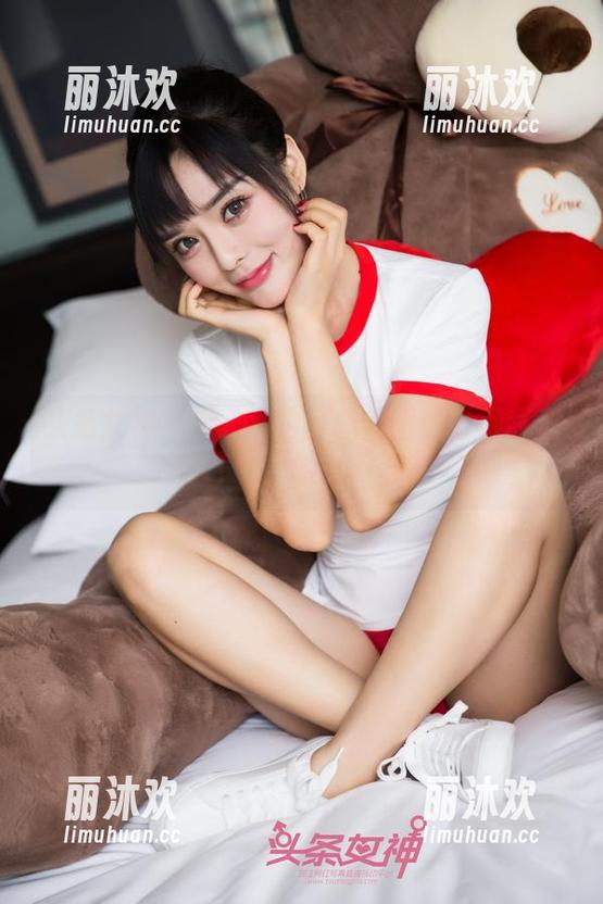 头条女神 - 梦心玥的甜心美图：看得我直流口水，你信不信？