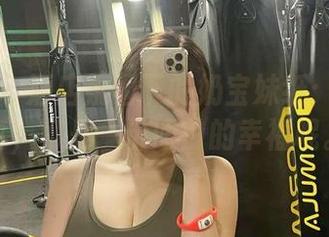 微密圈 - 酒店氛围下的奶宝妹纸：最新写真，可是一份眼前的幸福呢。
