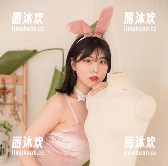 宋哈娜的全套Bimilstory：微型比基尼，这才是真正的‘衣‘到’裸’就到！