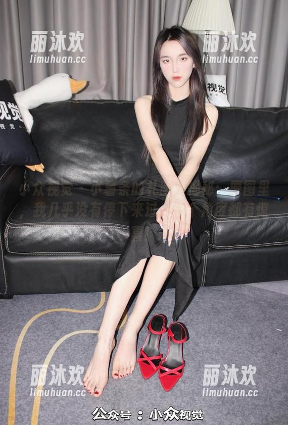 小众视觉 - 小薯条的礼服大揭秘：原图里，我几乎没有停下来过，每个角度都有惊喜！
