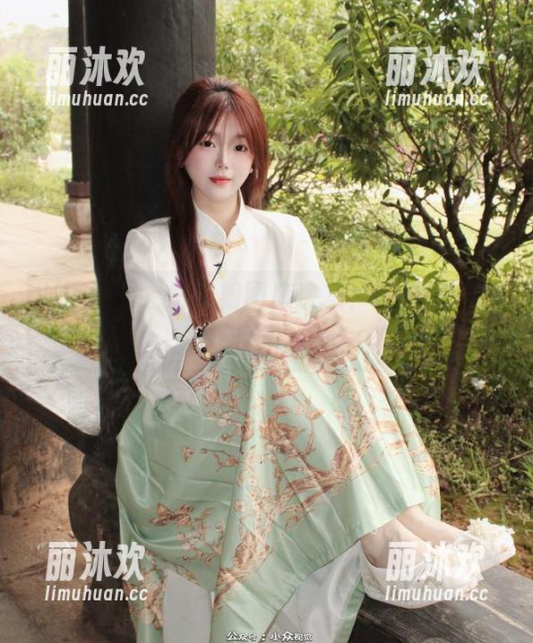 小众视觉 - 思思姐图库课本，黑白间的毕业证？