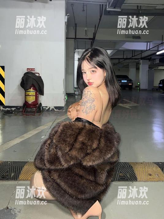 微密圈 - 小优优子，你的资源让我对双马尾的印象刷新，那种俏皮感真好玩。