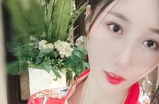 微密圈 - 小玉吃果冻的纯白写真集，HD看得真过瘾