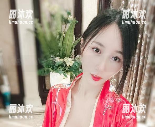 小玉吃果冻 微密圈 - 小玉吃果冻的纯白写真集,HD看得真过瘾
