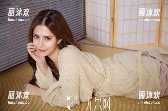 尤果网 - 被王谨轩的白裙惊艳到，定制版图片一次看个够！