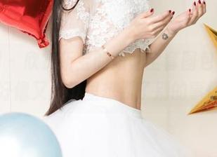 尤果网 - 欣赏靳宝的短裙全套图包，咦，我好像又从哪里想到了别的事情。