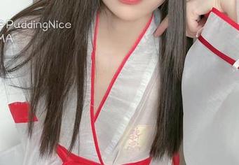 最新图库上线，布丁大法黑色旗袍可是带着点诙谐的那种优雅