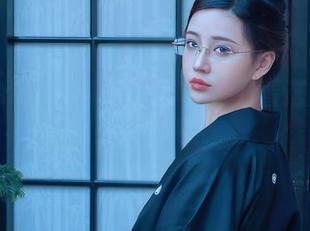 年年Nnian写真会怎样？来看看这片叶红的戏谑吧！