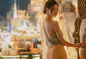 年年Nnian带你看，照片中妖姬的美好轮廓