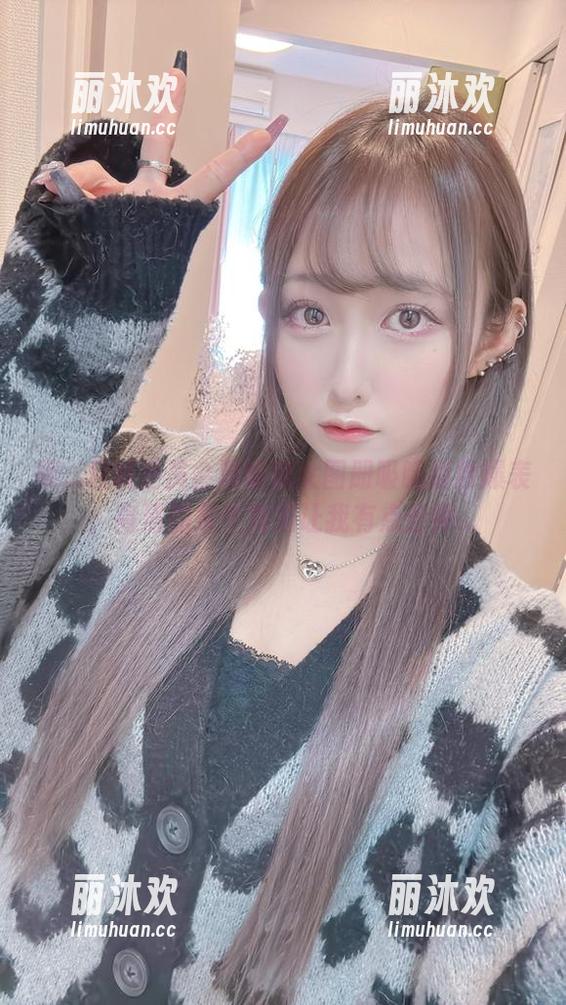呃...月城委员会黑暗修女图册吸睛指数爆表，高清的某个角落让我有点分神...