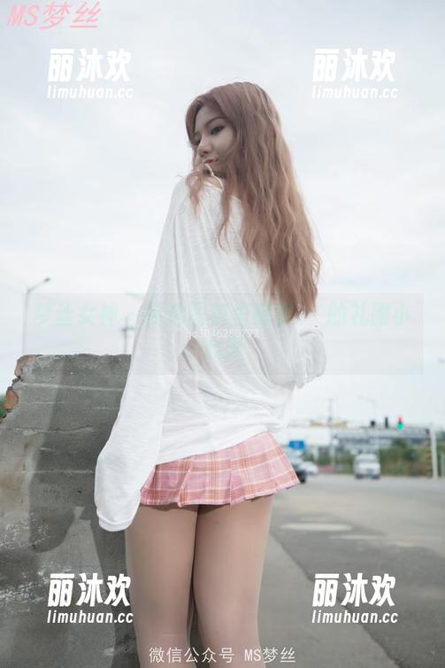 梦丝女神 - 精选图包里藏着玥玥的礼服小心思