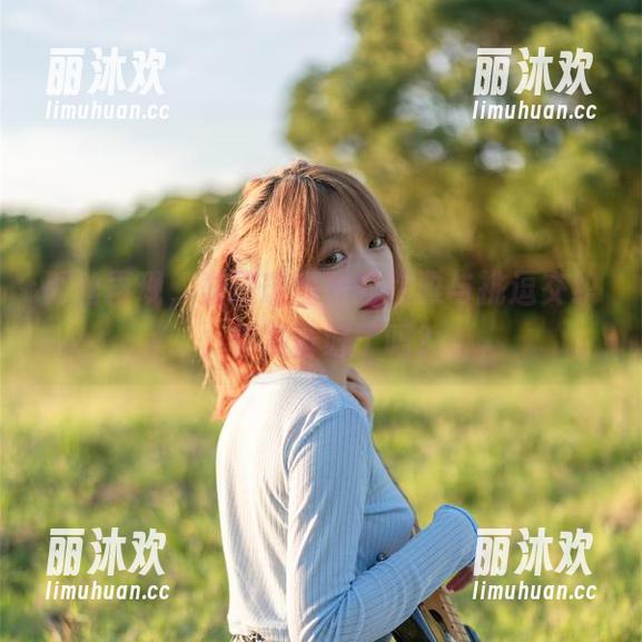 黑丝再现，梨瑾瑾图包的优雅与挑逗交织，你准备好了吗？